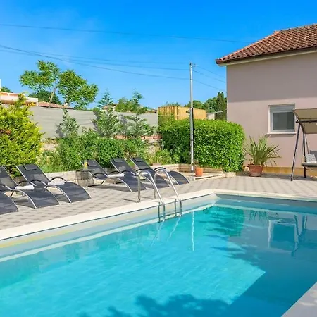 House Ograda By Istrialux Smoljanci