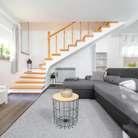 House Ograda By Istrialux Vila