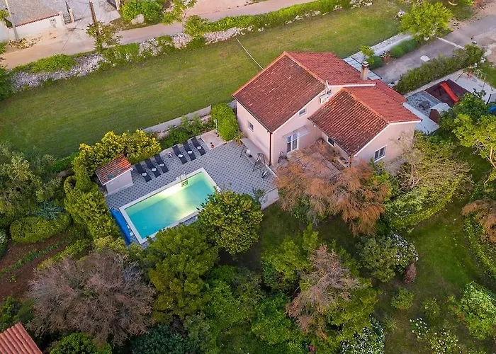House Ograda By Istrialux Vila *
