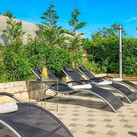 House Ograda By Istrialux Smoljanci