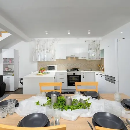 House Ograda By Istrialux * Smoljanci