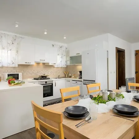 House Ograda By Istrialux *