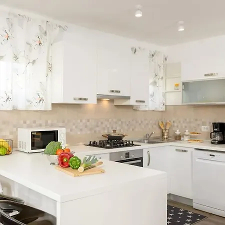 House Ograda By Istrialux * Smoljanci