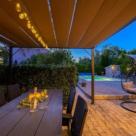 빌라 House Ograda By Istrialux Smoljanci