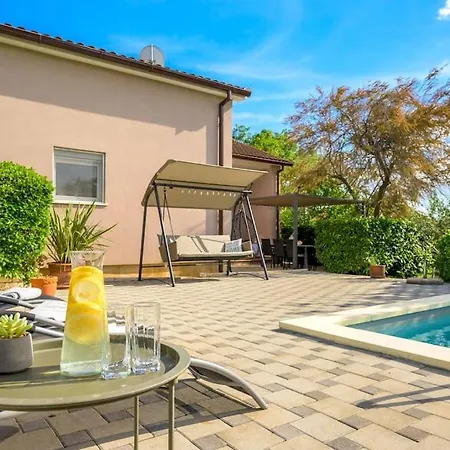 빌라 House Ograda By Istrialux *